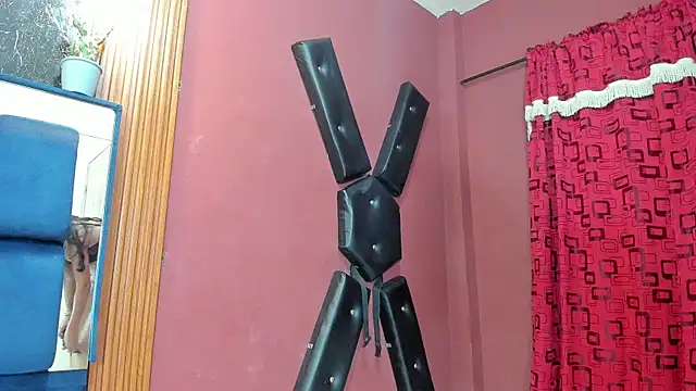 JisooLuv online show from 12-18-25, 07:20