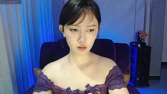 Snapshot of Eoov chatting on 09-24-25, 12:30 Eoov online show from 09-24-25, 12:30