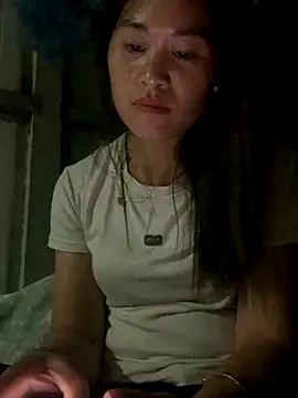 Snapshot of tuyetnhi-00 chatting on 10-24-25, 02:02 tuyetnhi-00 online show from 10-24-25, 02:02