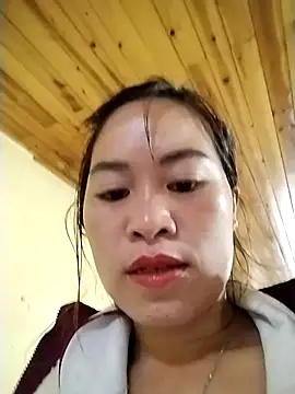 Snapshot of tuyetnhi-00 chatting on 10-28-25, 11:40 tuyetnhi-00 online show from 10-28-25, 11:40