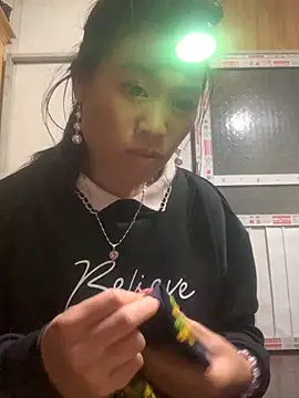 Snapshot of tuyetnhi-00 chatting on 11-13-25, 12:48 tuyetnhi-00 online show from 11-13-25, 12:48