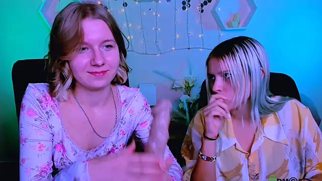 Snapshot of gloria_bubble chatting on 11-14-25, 10:29 gloria bubble online show from 11-14-25, 10:29