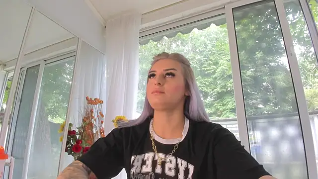 Ella Vee online show from 07-21-26, 05:54