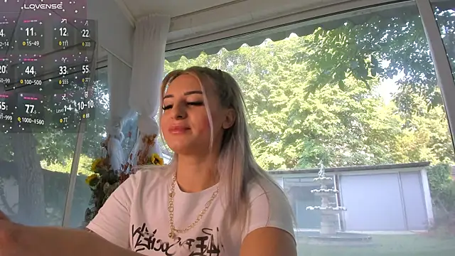 Ella Vee online show from 08-08-26, 06:26