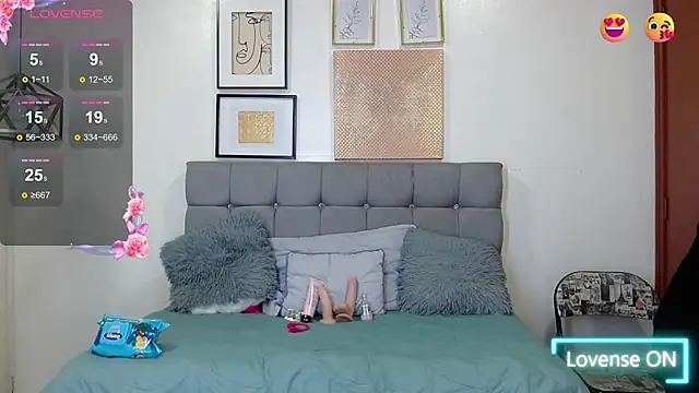  naomi s online show from 04-15-26, 01:51