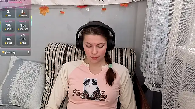 CutieAnny online show from 11-16-25, 06:41