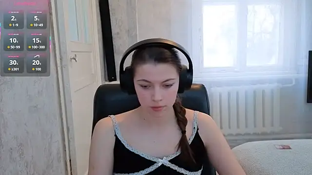 CutieAnny online show from 12-19-25, 04:41