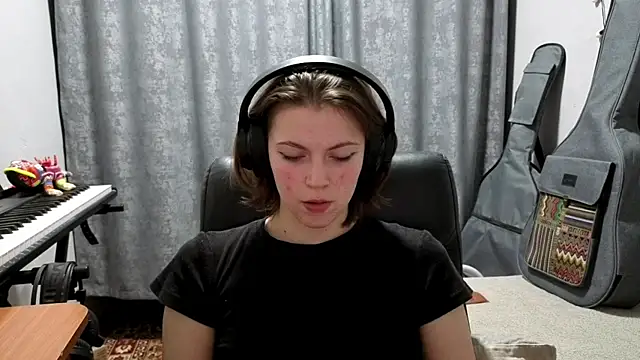 Snapshot of CutieAnny chatting on 05-08-26, 09:09 CutieAnny online show from 05-08-26, 09:09