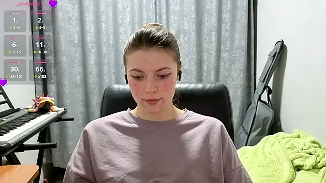 Snapshot of CutieAnny chatting on 06-11-26, 08:40 CutieAnny online show from 06-11-26, 08:40