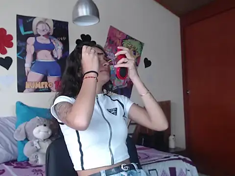 Skylovershot online show from 12-20-25, 01:40