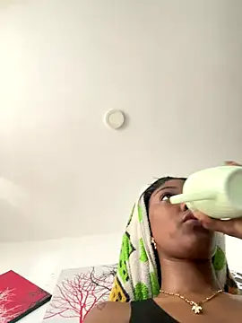 zaracollins01 online show from 10-04-25, 05:00