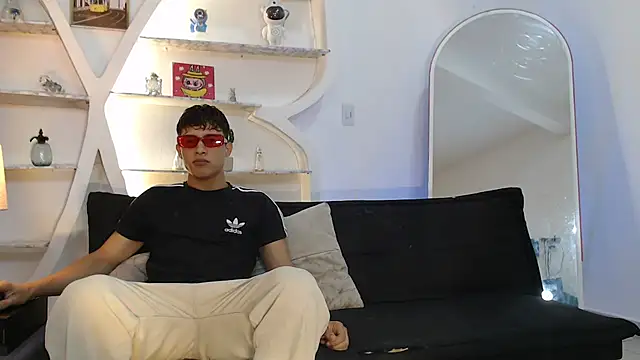 Snapshot of GRETTY_BOYS chatting on 10-26-25, 07:14 GRETTY BOYS online show from 10-26-25, 07:14