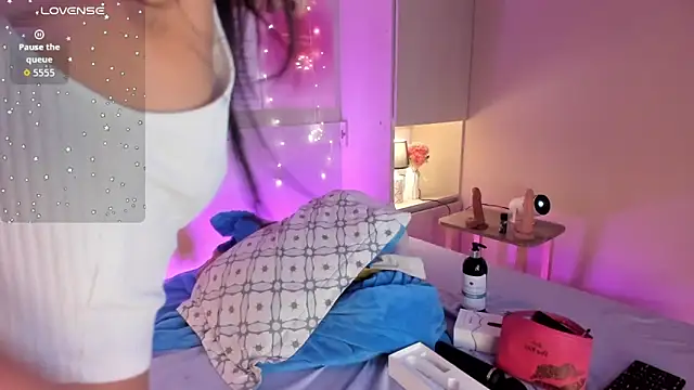 Snapshot of LexxaQueen chatting on 11-11-25, 04:12 LexxaQueen online show from 11-11-25, 04:12