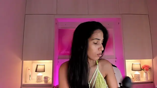 Snapshot of LexxaQueen chatting on 11-26-25, 04:02 LexxaQueen online show from 11-26-25, 04:02