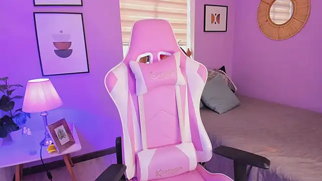 Snapshot of Ema_wett chatting on 12-03-25, 07:45 Ema wett online show from 12-03-25, 07:45