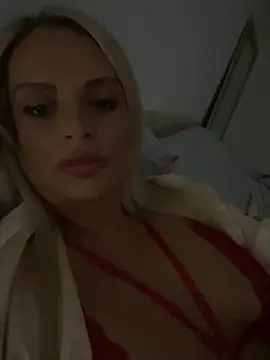 Snapshot of Seductive-SkyeXXX chatting on 10-09-25, 09:57 Seductive-SkyeXXX online show from 10-09-25, 09:57