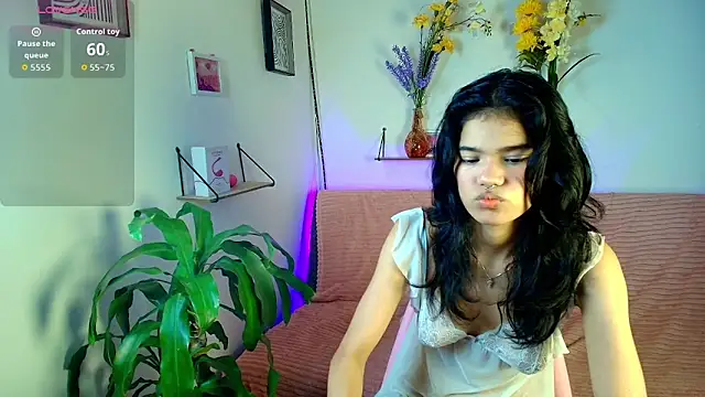 Snapshot of emycarver09 chatting on 10-14-25, 12:06 emycarver09 online show from 10-14-25, 12:06