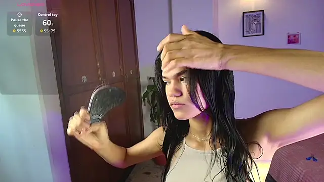 Snapshot of emycarver09 chatting on 11-03-25, 12:06 emycarver09 online show from 11-03-25, 12:06