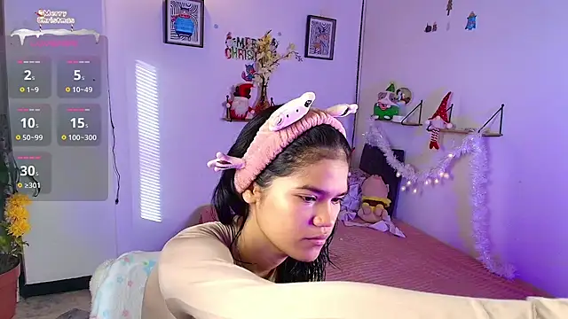 Snapshot of emycarver09 chatting on 11-13-25, 11:42 emycarver09 online show from 11-13-25, 11:42