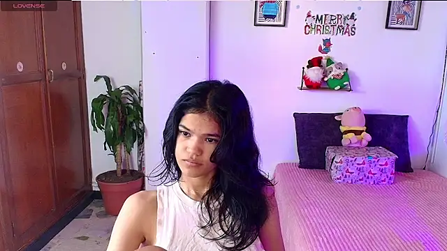 Snapshot of emycarver09 chatting on 12-14-25, 11:48 emycarver09 online show from 12-14-25, 11:48