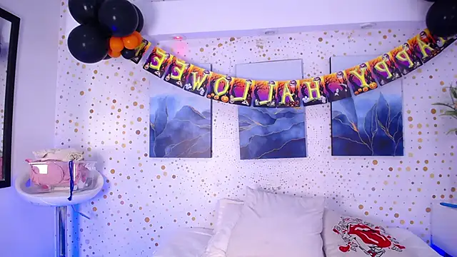 Emily Vaughan online show from 10-27-25, 04:16