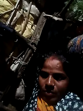 Snapshot of Sapna_cutt chatting on 09-15-25, 04:07 Sapna cutt online show from 09-15-25, 04:07