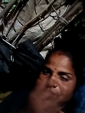 Snapshot of Sapna_cutt chatting on 10-06-25, 04:15 Sapna cutt online show from 10-06-25, 04:15