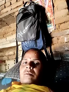 Snapshot of Sapna_cutt chatting on 10-12-25, 04:11 Sapna cutt online show from 10-12-25, 04:11