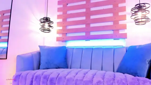 ArianaSantana online show from 10-18-25, 12:50