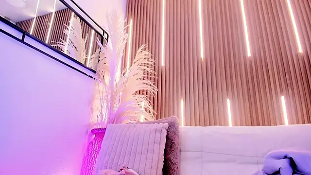 ArianaSantana online show from 12-13-25, 07:53