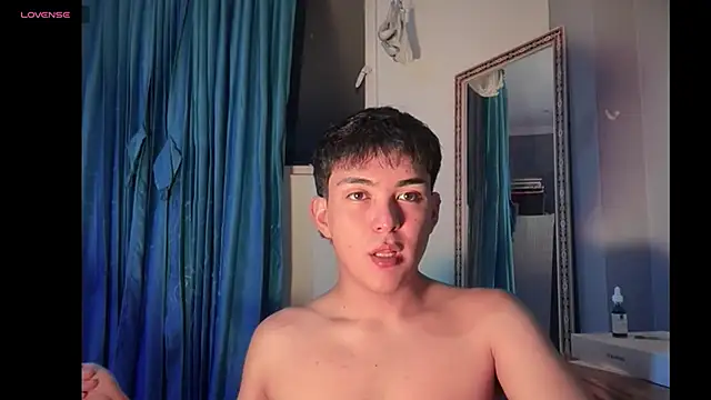 Snapshot of ivy_xo chatting on 12-20-25, 12:07 ivy xo online show from 12-20-25, 12:07