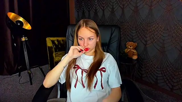 MilaAddams online show from 07-07-26, 05:32