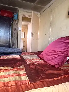 Hluga 25 online show from 11-20-25, 04:01