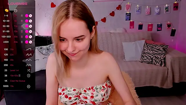 Snapshot of LillianShine chatting on 06-18-26, 09:14 LillianShine online show from 06-18-26, 09:14