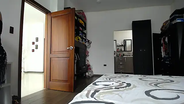 Manuela lara  online show from 02-18-26, 03:52