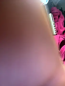 Snapshot of aninha21 chatting on 11-04-25, 10:58 aninha21 online show from 11-04-25, 10:58