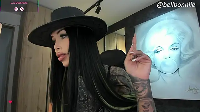 belllbonniie online show from 10-30-25, 06:41