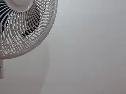 Snapshot of LuigiMarchetti chatting on 09-23-25, 07:50 LuigiMarchetti online show from 09-23-25, 07:50