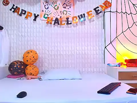 Snapshot of LuigiMarchetti chatting on 10-28-25, 07:38 LuigiMarchetti online show from 10-28-25, 07:38