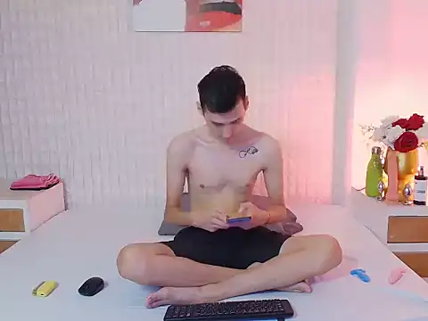 Snapshot of LuigiMarchetti chatting on 11-09-25, 08:07 LuigiMarchetti online show from 11-09-25, 08:07