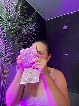 Tayler Kim online show from 04-05-26, 05:43