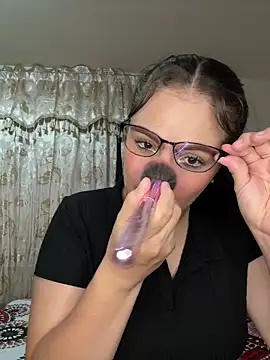 Tayler Kim online show from 04-25-26, 07:33