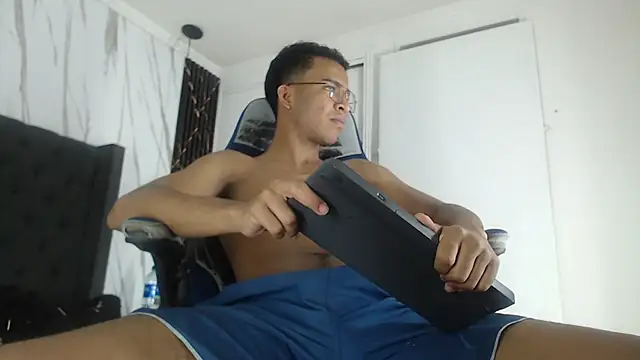 aston xvera online show from 11-12-25, 03:51