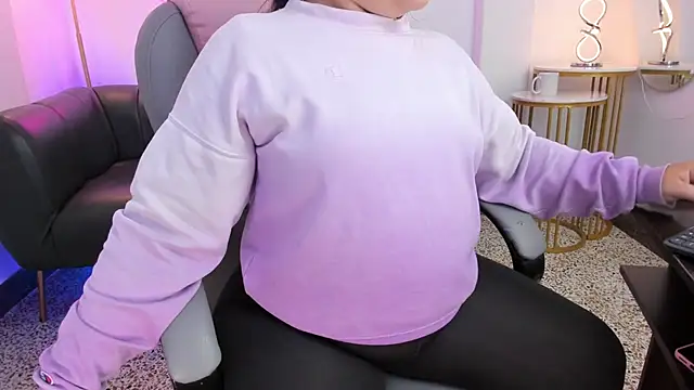 Snapshot of Miss_Francheska chatting on 11-22-25, 11:42 Miss Francheska online show from 11-22-25, 11:42