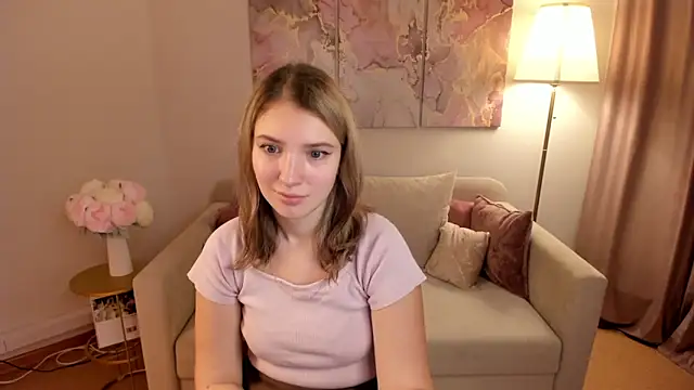 Snapshot of MilinaMorris chatting on 10-10-25, 01:04 MilinaMorris online show from 10-10-25, 01:04