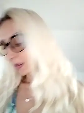 Snapshot of _sexyBLONDE46_ chatting on 11-28-25, 10:07 sexyBLONDE46 online show from 11-28-25, 10:07