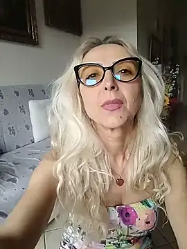 Snapshot of _sexyBLONDE46_ chatting on 02-14-26, 11:18 sexyBLONDE46 online show from 02-14-26, 11:18