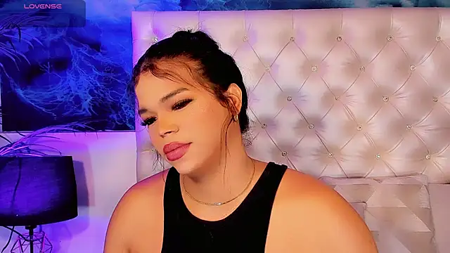 Snapshot of Valeria_Swett_ chatting on 07-27-26, 08:38 Valeria Swett online show from 07-27-26, 08:38