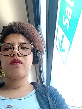 gigi1326 online show from 10-19-25, 07:58