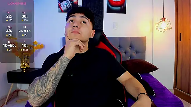 Nicolas James Sc online show from 10-31-25, 01:45